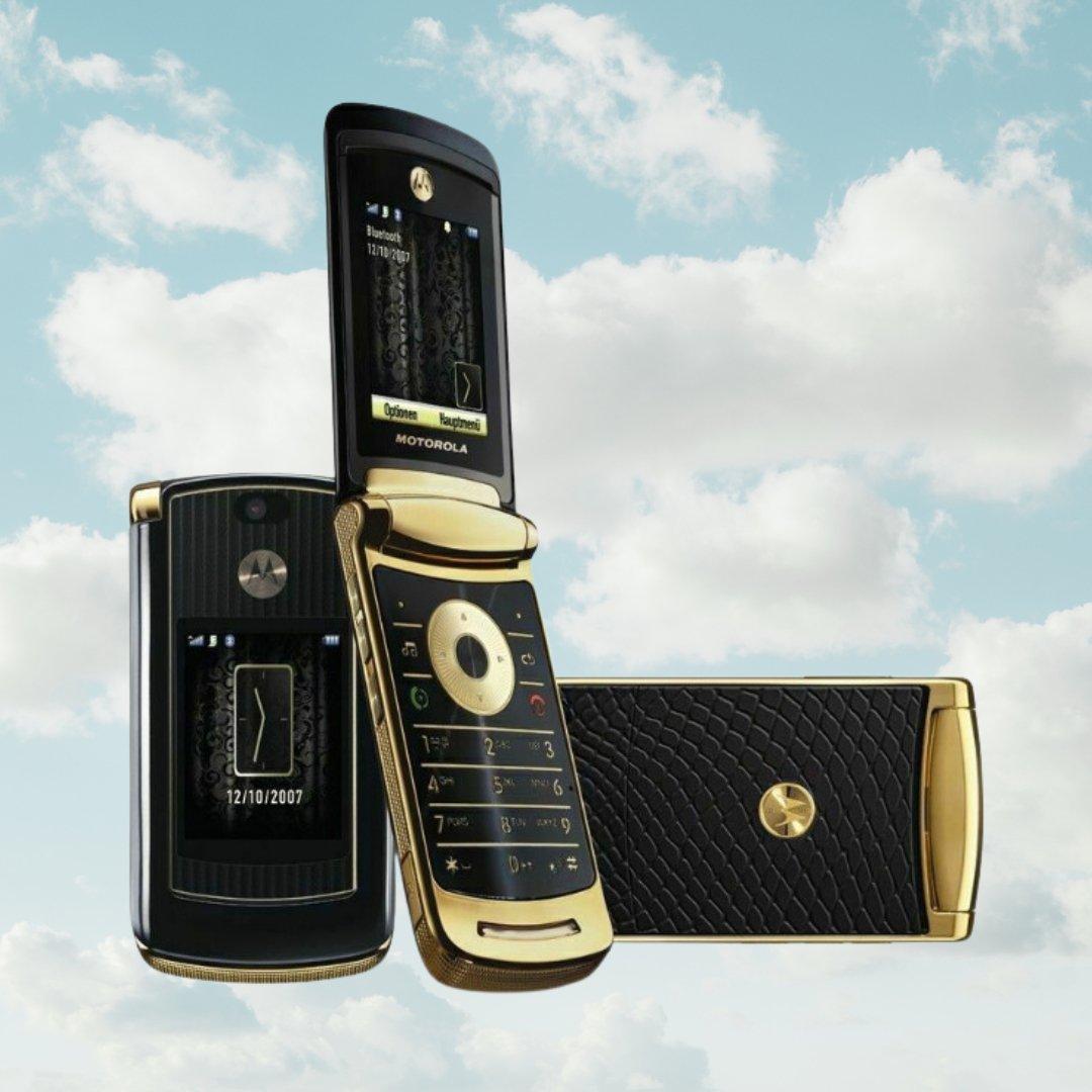 Motorola RAZR2 V8 - Unlocked - Vintage Flip Phone - Y2K PHONES
